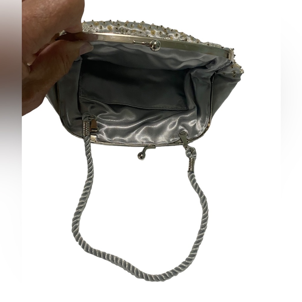 Vintage silver beaded evening purse - Picture 3 of 5